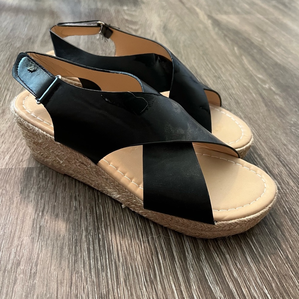 NWOT women’s wedge sandals